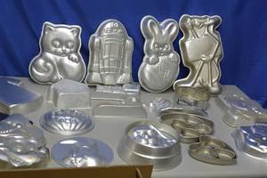 lot 72 image: Large lot of Wilton shaped cake pans