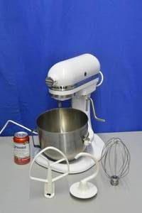 lot 12 image: KitchenAid Heavy Duty 5 Qt Mixer with attachments
