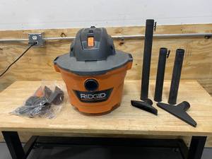 lot 39 image: RIDGID 9 Gal. 4.25-Peak HP NXT WetDry Shop Vacuum with Filter, Hose and Accessories