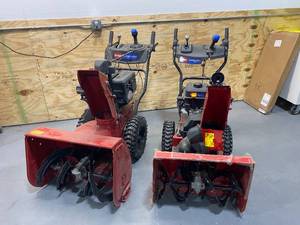 lot 53 image: TORO Power Max 828 OAE and Power Max 824 OE (parts or repair)