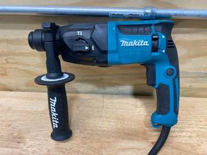 lot 22 image: MAKITA 4.5 Amp 1116 in. Rotary Hammer with Case