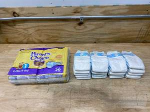 lot 98 image: PARENTS CHOICE Lot of Diapers