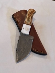 Custom Damascus Steel Knife