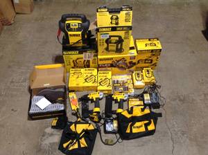 Lot of assorted Dewalt Tools and accessories - review pictures open boxes customer returns