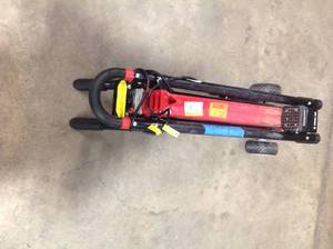 Powersmart 6 Ton 15 Amp Electric Log Splitter used in working condition
