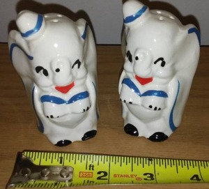 lot 191 image: Disney Dumbo Salt and Pepper Shakers- Great.
