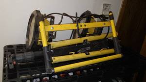 lot 210 image: Work lights - 2 And Tripod. Tripod Missing Two Leg Inserts.
