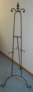 lot 225 image: Large Metal Tripod Art Picture Stand.