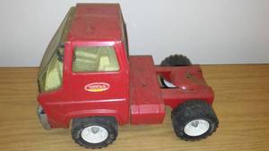 lot 258 image: Tonka  semi-truck tractor.