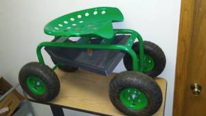 lot 300 image: Rolling gardening stool, John Deere green.