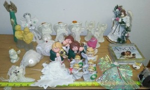 lot 303 image: Many angels, Christmas JOY and many more.