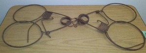 lot 318 image: Snare traps, two period Great Wall hangers.