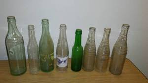 lot 918 image: (8) Vintage Bottles.