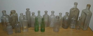 lot 919 image: (20) Antique Bottles.