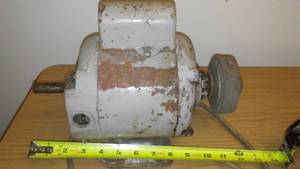 lot 932 image: Electric Motor - Wired and Working.