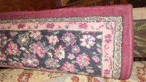 lot 944 image: 5 X 8 Area Rug. Looks Nice- Rectangle Shape.