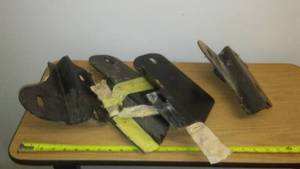 lot 958 image: Mustang Steel Mounts