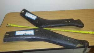 lot 960 image: Mustang Front Bumper Brackets (Left and right)