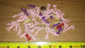 lot 974 image: AirFix HO and OO scale figurines. Guards band