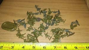lot 984 image: AirFix HO and OO scale figurines. Army WW2