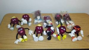 lot 988 image: 11 Cloth Bendable California Raisins.
