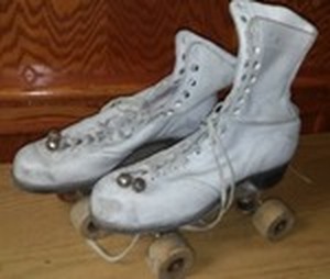 lot 250A image: Vintage women roller skates