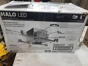lot 98 image: Halo LED 4 LED Recessed Lighting Housing (in original box)
