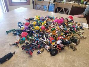lot 107 image: Lot of Action Figures