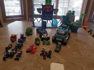 lot 115 image: Lot of PJ Max Toys