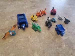 lot 120 image: Lot of Dinosaur Toys