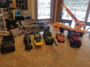 lot 124 image: Lot of Toys