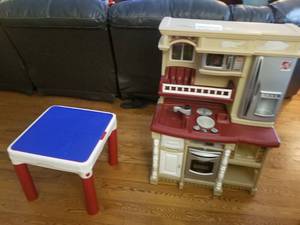 lot 126 image: Kitchen Play Set, Lego Table Set