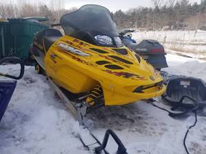 lot 2C image: 2002 Ski Doo Rotax 700 MXZ Snowmobile