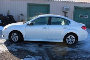 2013 Subaru Legacy Base - AWD - 2 OWNERS