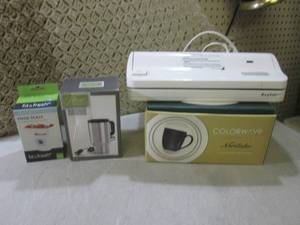 (D-4) Assorted Kitchen Food Saver F...