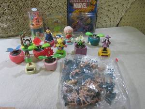 (BSB) Assorted Small Toys ...