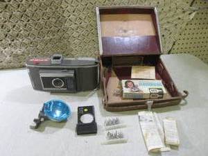 (CSB) Vintage Polaroid Land Camera ...