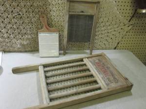 (C-3) 3 Vintage Wash Boards...