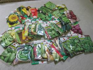 (EC1) Large Assortment of Vegetable...