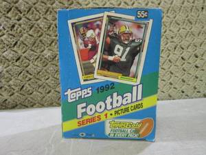 (C-4) Box 1992 Topps Football Serie...