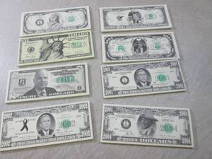 (EC1) 8 Pads of Assorted Novelty Mo...