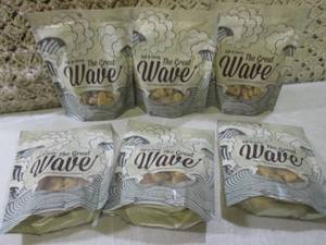(B-3) The Great Wave Dog Treats Fis...