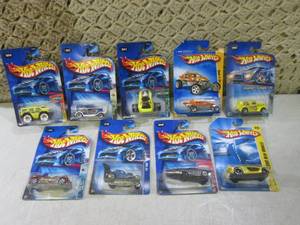 (C-4) Assorted Hot Wheels in Packag...