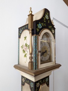 lot 8 image: Vintage Painted Grandmother Clock by Colonial