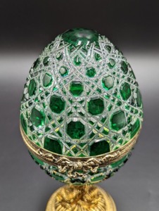 lot 11 image: Emerald Crystal Faberge Egg