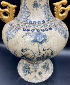 lot 163 image: International Promotional Ideas Vase