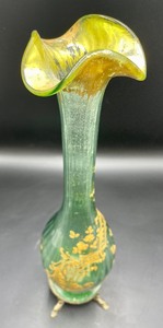 lot 165 image: Vintage Glass Vase