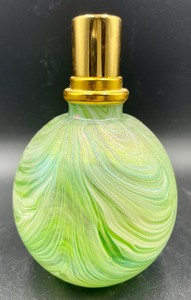 lot 103 image: Amazing Art Glass Oil Candle