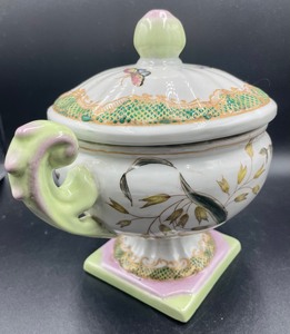 lot 120 image: Doubled Handled Asian Lidded Vessel
