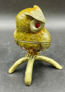 lot 130 image: Beautiful Owl Trinket Box